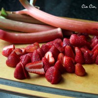 Strawberry Rhubarb Crisp [recipe]
